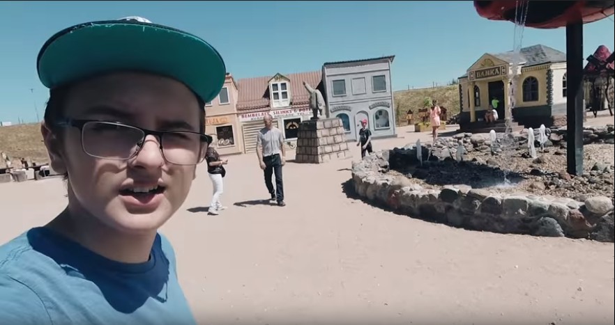 Noskaties! RasēnsTV viesojas izklaides parkā &quot;Avārijas Brigāde&quot;