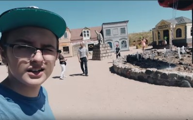 Смотри! RasēnsTV гостит в парке аттракционов “Аварийная Бригада”.