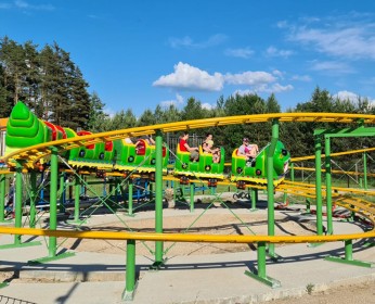 Atrakcija гусеница