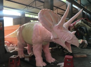 ABpark dinozauru tapšanas process