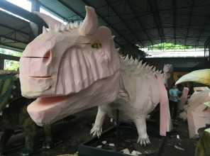 ABpark dinozauru tapšanas process