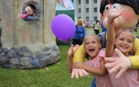 Starp fotokonkursa "Avārijas brigāde" Ogrē uzvarētājiem divi dvīņu pāri!