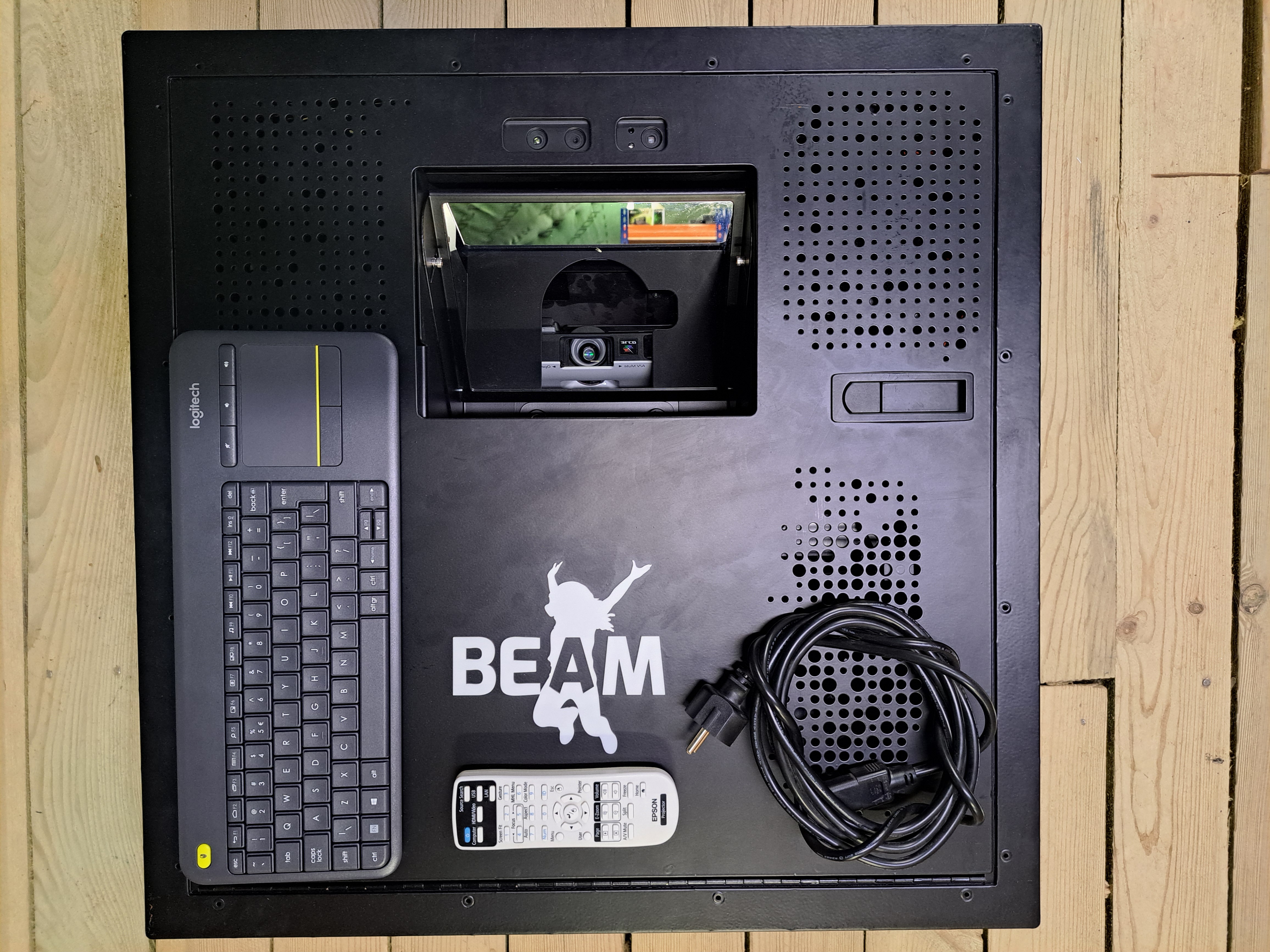 BEAM: interaktīva spēļu sistēma