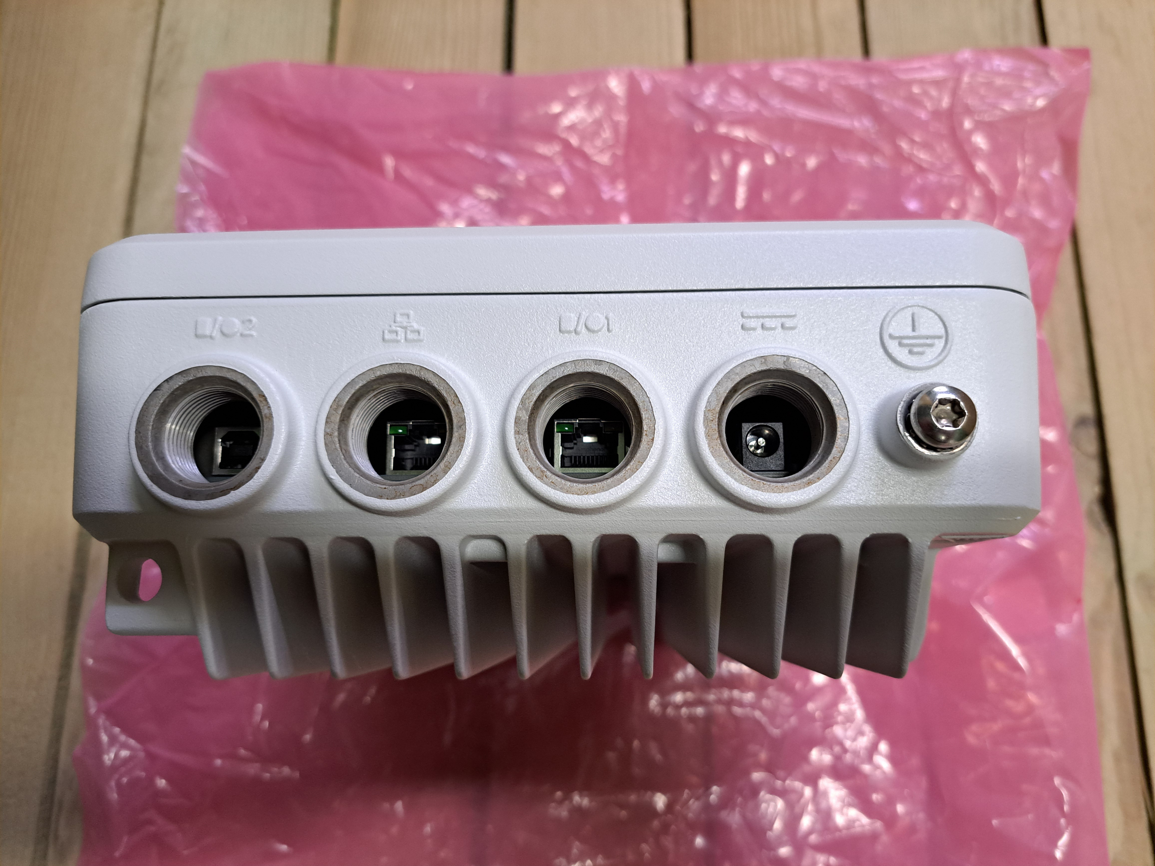 Motorolla SLR1000 UHF retranslators